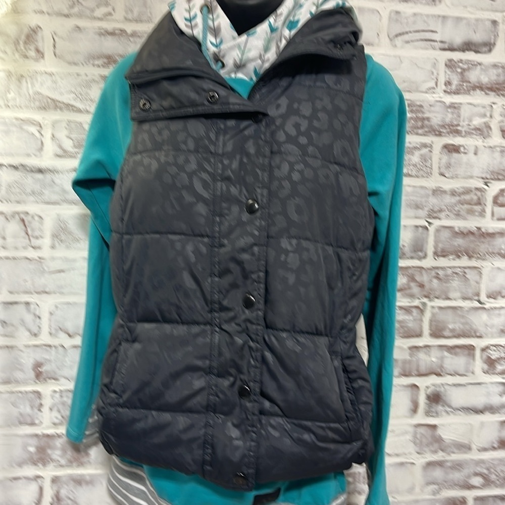 Old navy animal print puffer vest